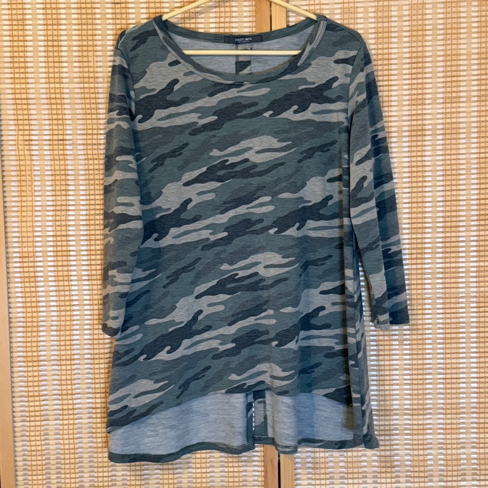 Coin 1804 Camo Button Back Tunic Green Grey 3/4 Sleeve High Low L‎ Streetwear